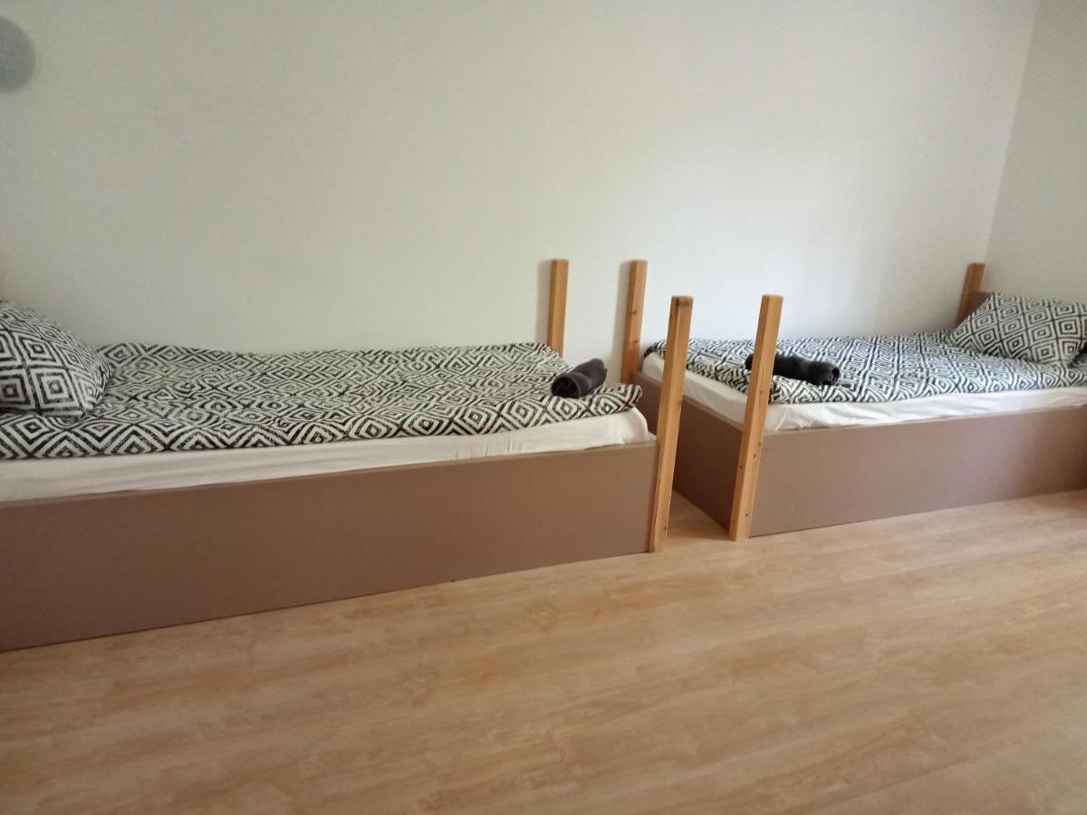 Tiszaliget Apartman és Szálló Szolnok Exterior foto