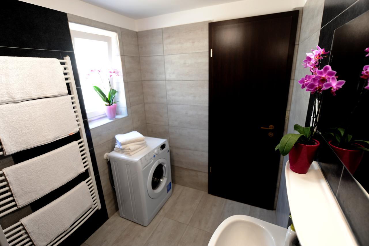 Tiszaliget Apartman és Szálló Szolnok Exterior foto